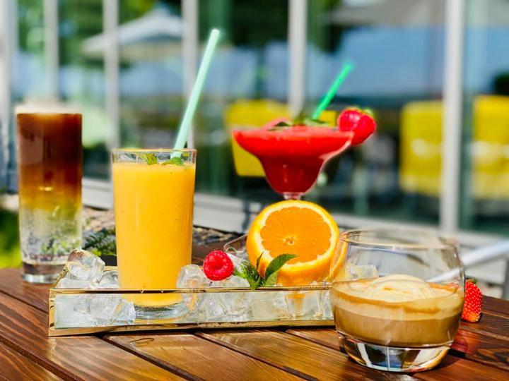 Aerocafe 호텔 파르티잔스케 외부 사진