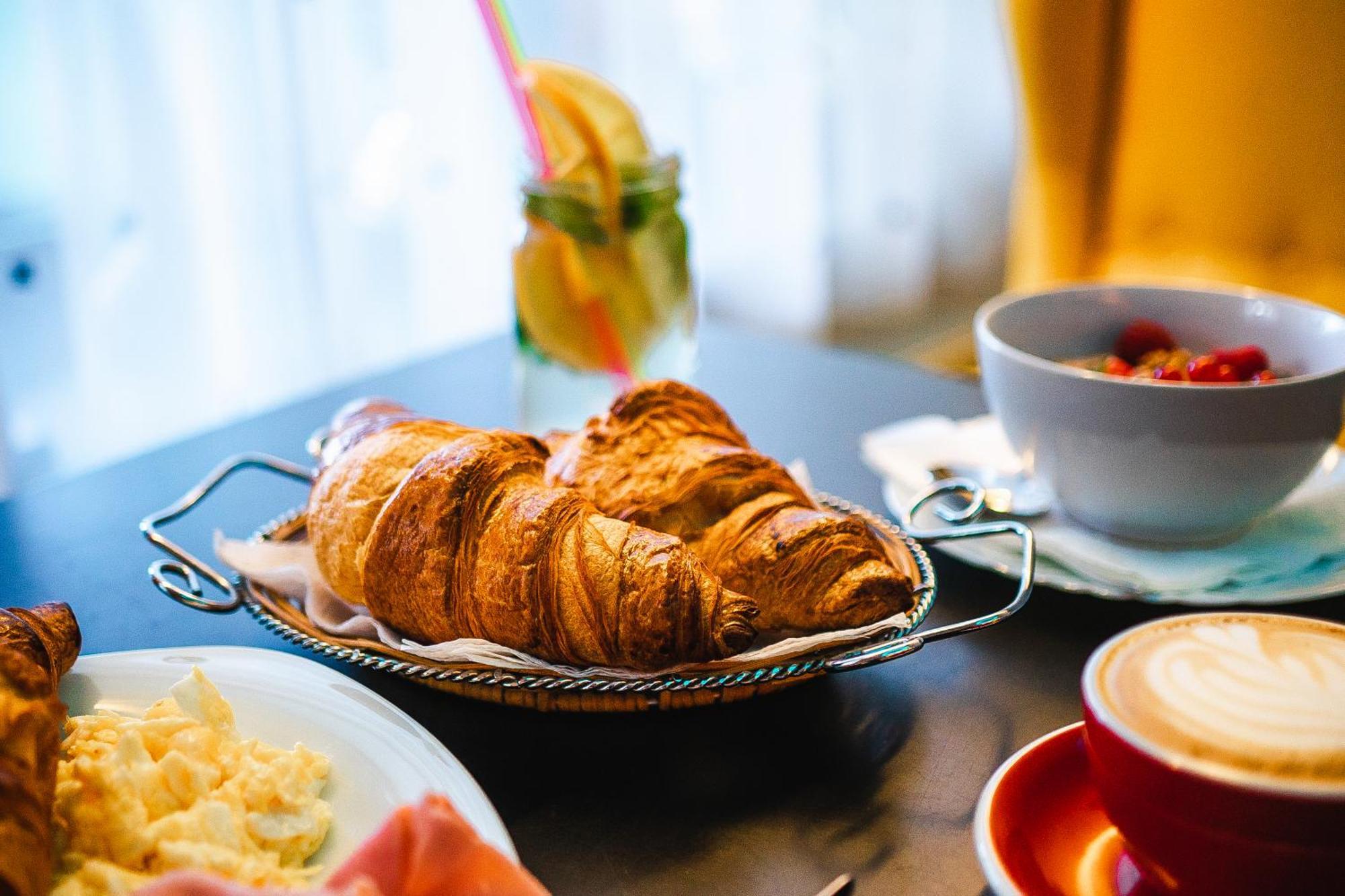 Aerocafe 호텔 파르티잔스케 외부 사진